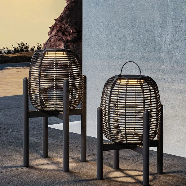 Outdoor Lights & Accessories